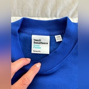 Aritzia Tna Cozy Fleece Perfect Cropped Sweatshirt, Blue, NWT Size XXS